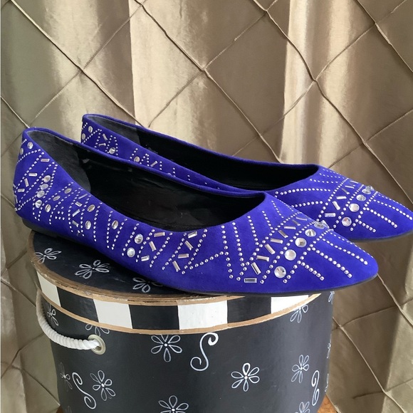 VGUC- Nine West Studded / Embellished Suede Pointed Toe Flats - Picture 1 of 9